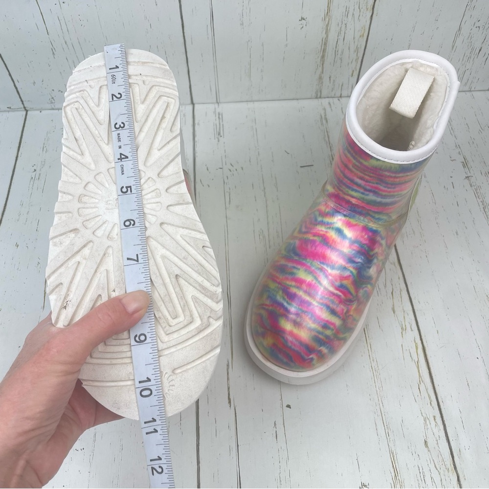 UGG Classic Clear Mini Pixelate Boots - Picture 16 of 16
